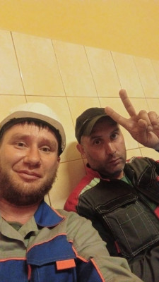 В белой каске пропавший Иванов Антон